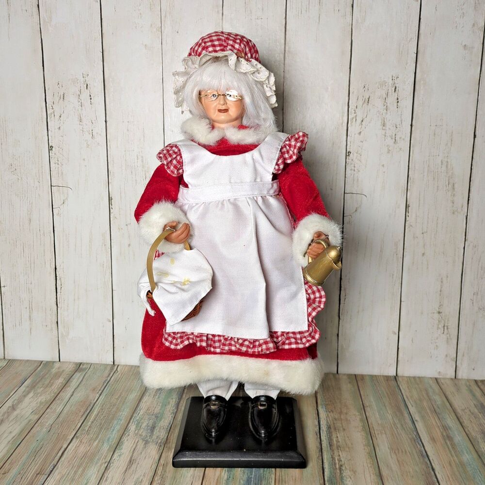 Mrs Claus Christmas Baking St Nicholas Square 18” Making Spirits Bright
